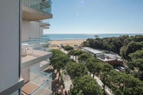 Appartamenti BIANCO NERO Lignano Pineta